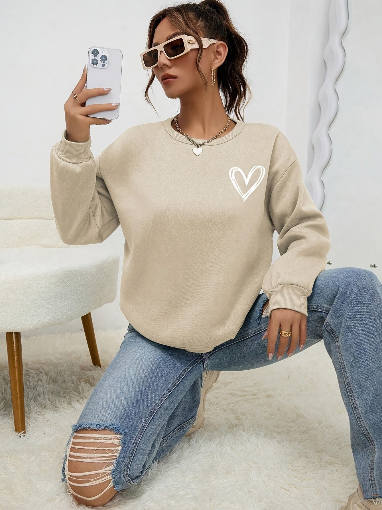 AUDRÉE - Minimalist Cozy Sweatshirt