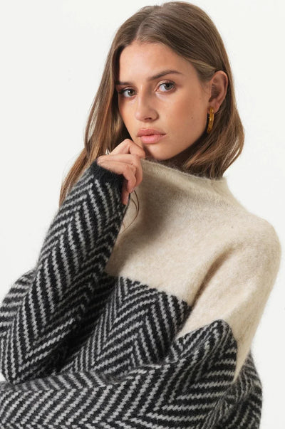 Gia - Elegant Cashmere Jumper